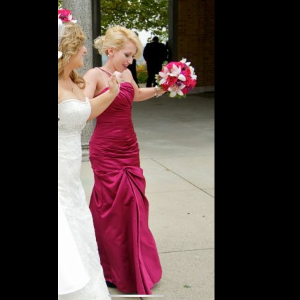 Bordeaux mermaid/trumpet one shoulder prom gown